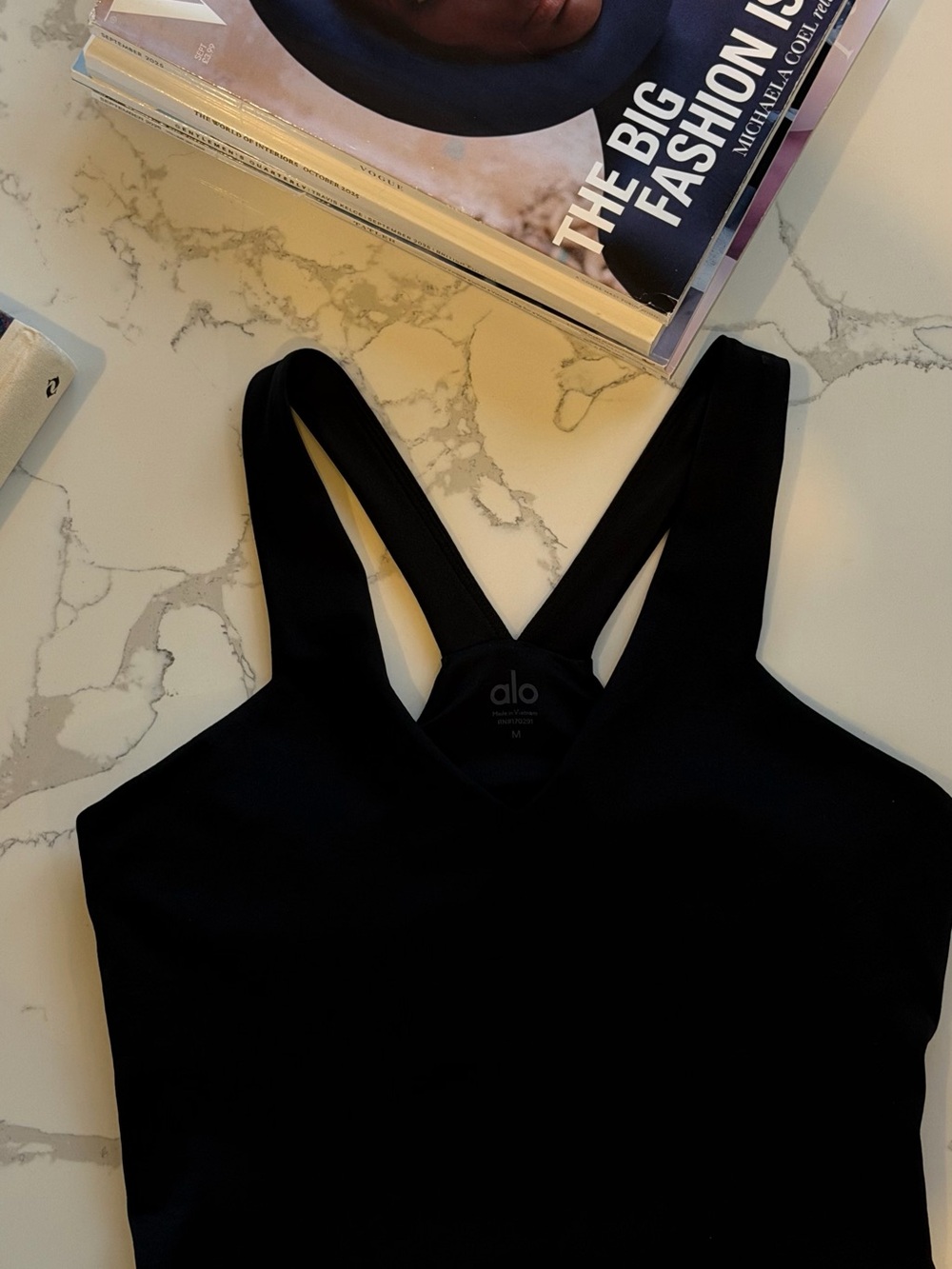 ALO Yoga Airbrush Real Bra Tank in Black V-Neck Medium Sports Bra